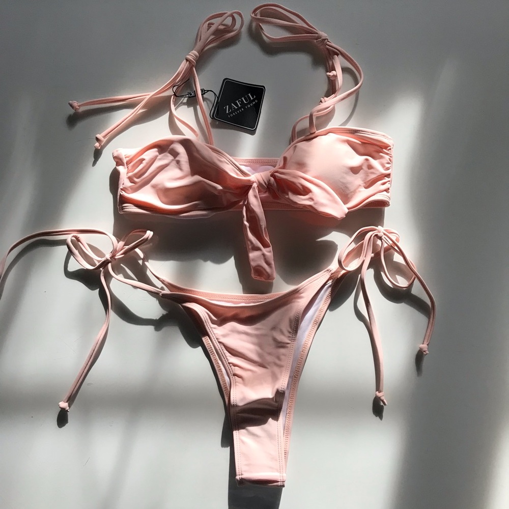 Bubblegum Pink Bikini 👙